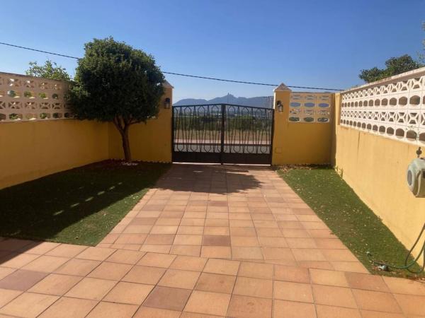 Chalet adosado en Calle Manuel Segura, Onil thumbnail 2