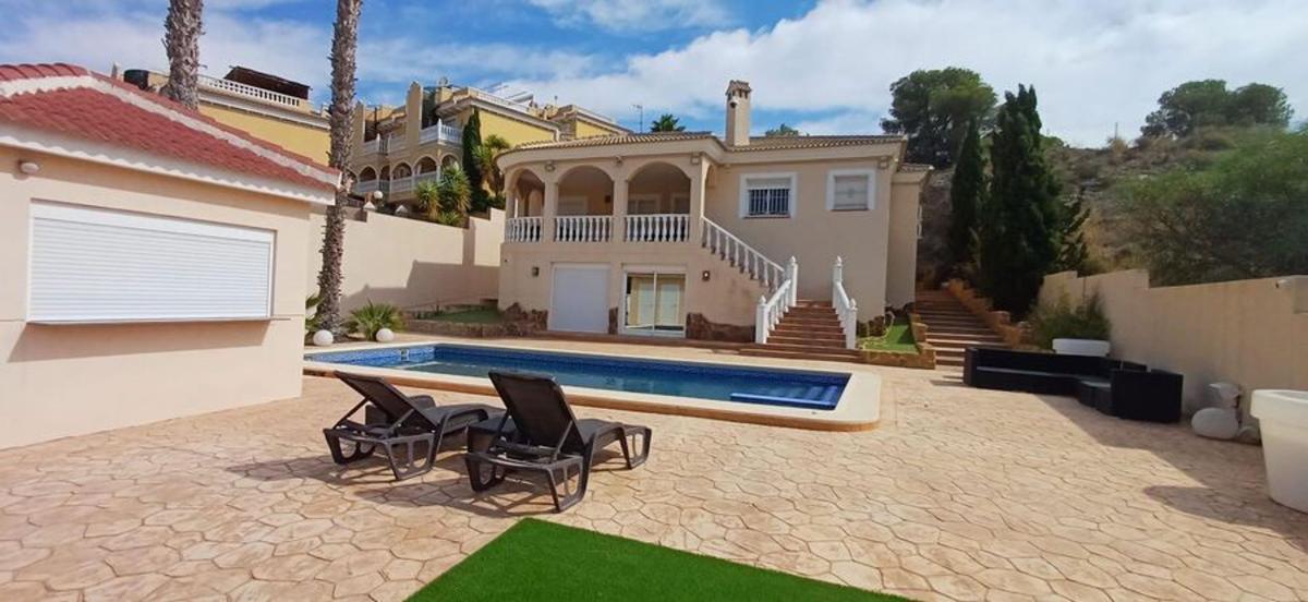 Propiedades en venta y alquiler en España photo 1
