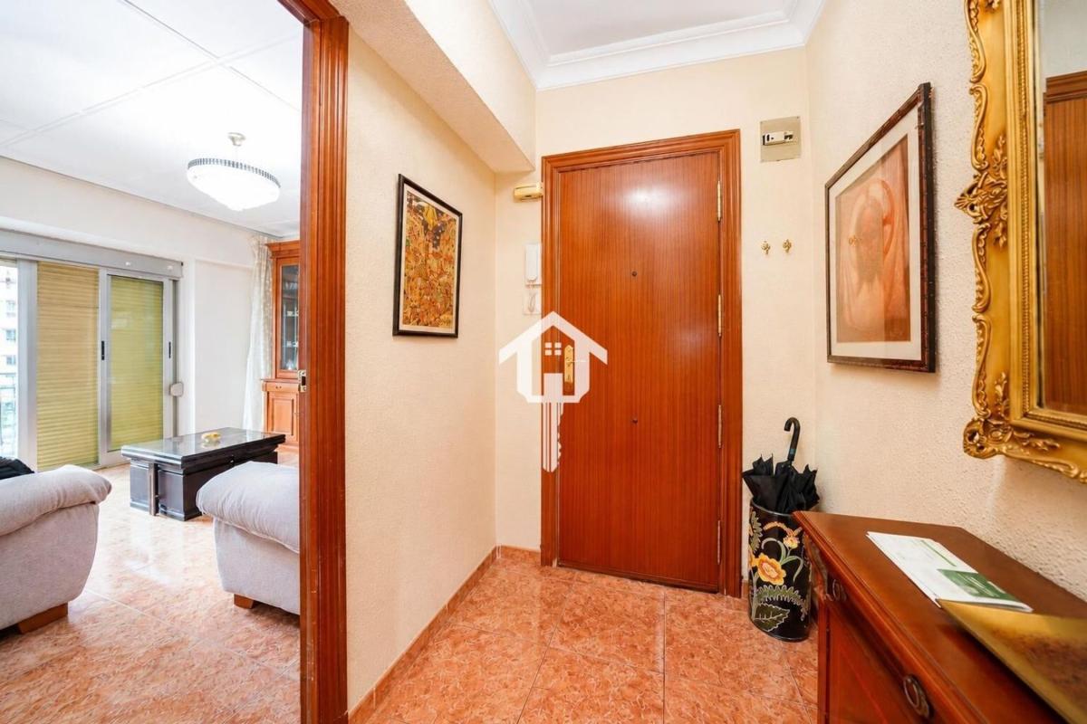 Продажа квартиры на Piso en Calle de Sant Mateu, Carolinas Altas, Alicante / Alacant, Аликанте / Алакант
photo 4