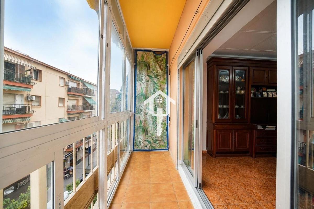 Продажа квартиры на Piso en Calle de Sant Mateu, Carolinas Altas, Alicante / Alacant, Аликанте / Алакант
photo 5
