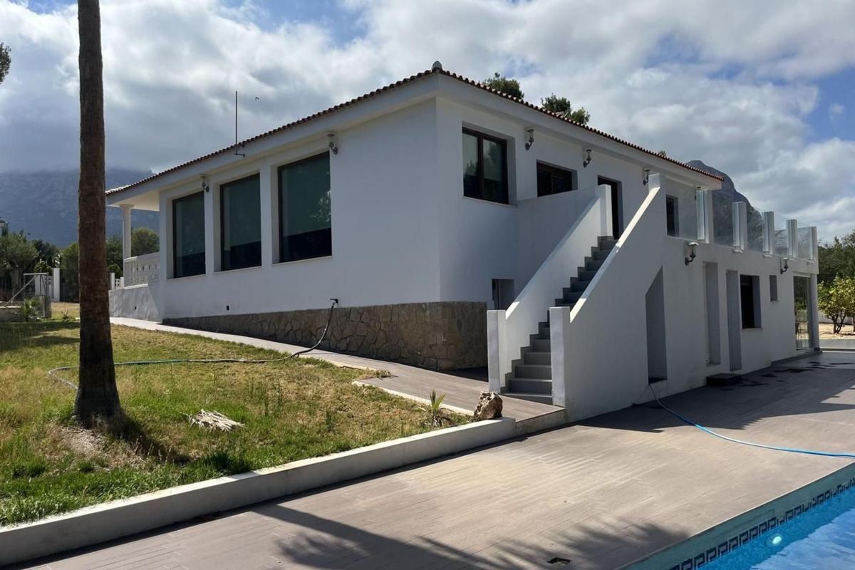 Properties for sale and rent in Spain photo 3