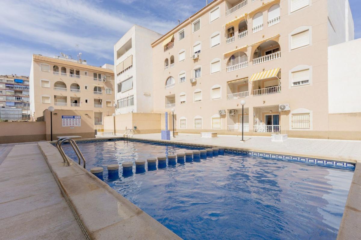 Venta de piso en Piso en Rambla Juan Mateo García, El Molino, Torrevieja, Torrevieja
photo 1