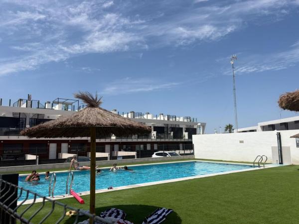 Chalet adosado en Calle Malta, Monte y Mar, Gran Alacant thumbnail 1