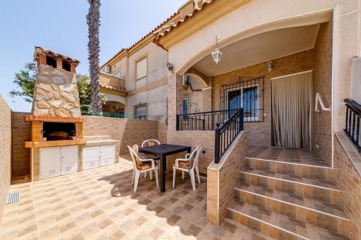 Sprzedaż szeregowego domku w Chalet adosado en Aguas Nuevas, Torrevieja , Torrevieja photo 1