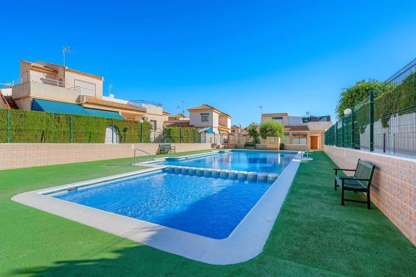 Casa o chalet independiente en Calle la Sagra, Los Balcones - Los Altos del Edén, Torrevieja photo 3