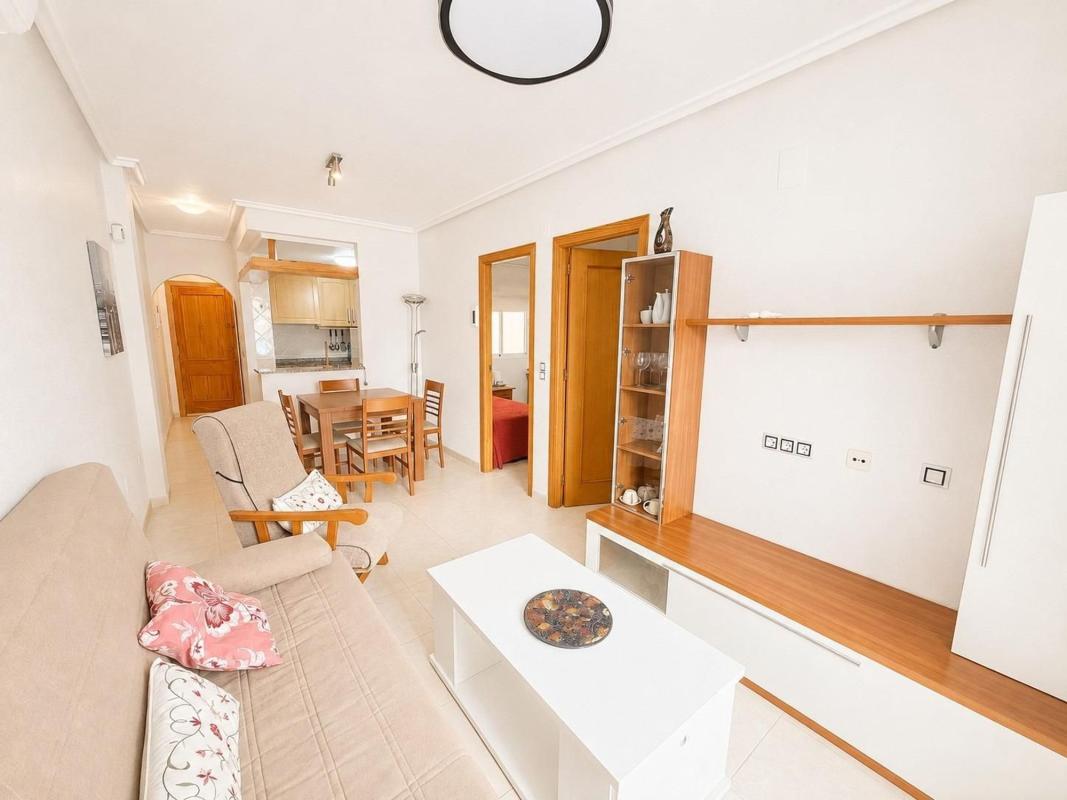 Sale of apartment in Piso en Calle María Gil Vallejos, 25, Avenida Habaneras - Curva de Palangre, Torrevieja, Torrevieja
 photo 3