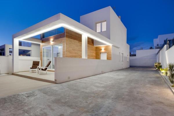 Casa o chalet independiente en Avenida del Sur, 23, Aguas Nuevas, Torrevieja photo 2