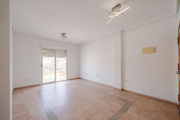 Piso en venta en Piso en Calle Licenciado Vidriera, Aguas Nuevas, Torrevieja, Torrevieja photo 4