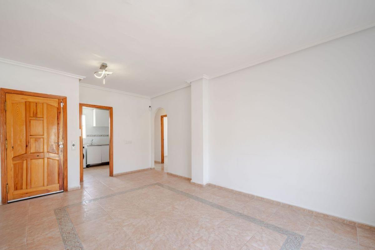 Venta de piso en Piso en Calle Licenciado Vidriera, Aguas Nuevas, Torrevieja, Torrevieja
photo 5