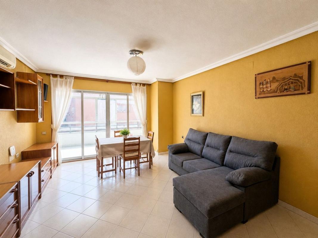 Продажа квартиры на Piso en Calle Benimantell, 6, Juan XXIII, Alicante / Alacant, Аликанте / Алакант
 photo 2