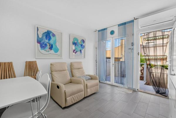 Chalet adosado en Urbanización Lago Jardín 2 M4, Los Balcones - Los Altos del Edén, Torrevieja photo 3