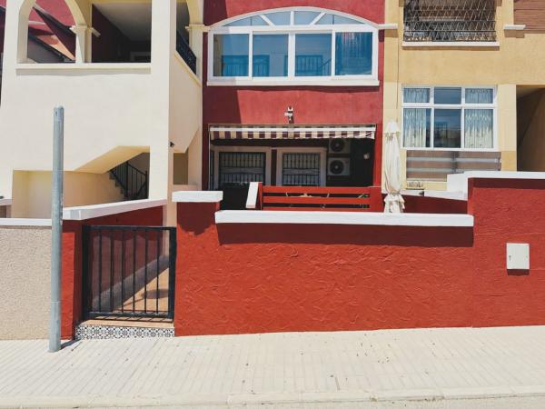 Chalet adosado en Zona Lago - Los Almendros, Orihuela photo 1