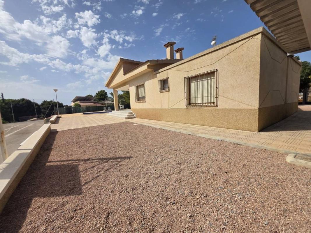 Propiedades en venta y alquiler en España photo 2