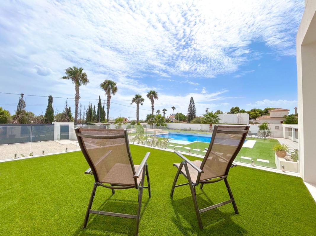 Sale of independent chalet in Casa o chalet en Los Montesinos, Los Montesinos
 photo 3