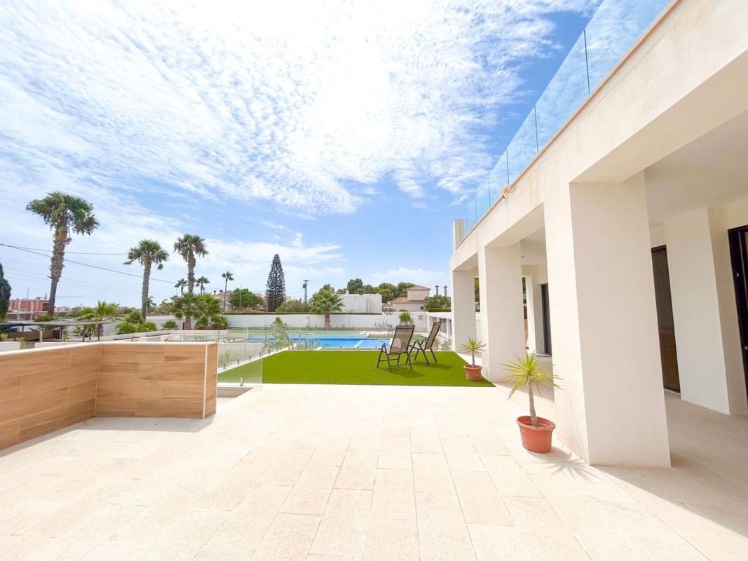 Sale of independent chalet in Casa o chalet en Los Montesinos, Los Montesinos
 photo 5