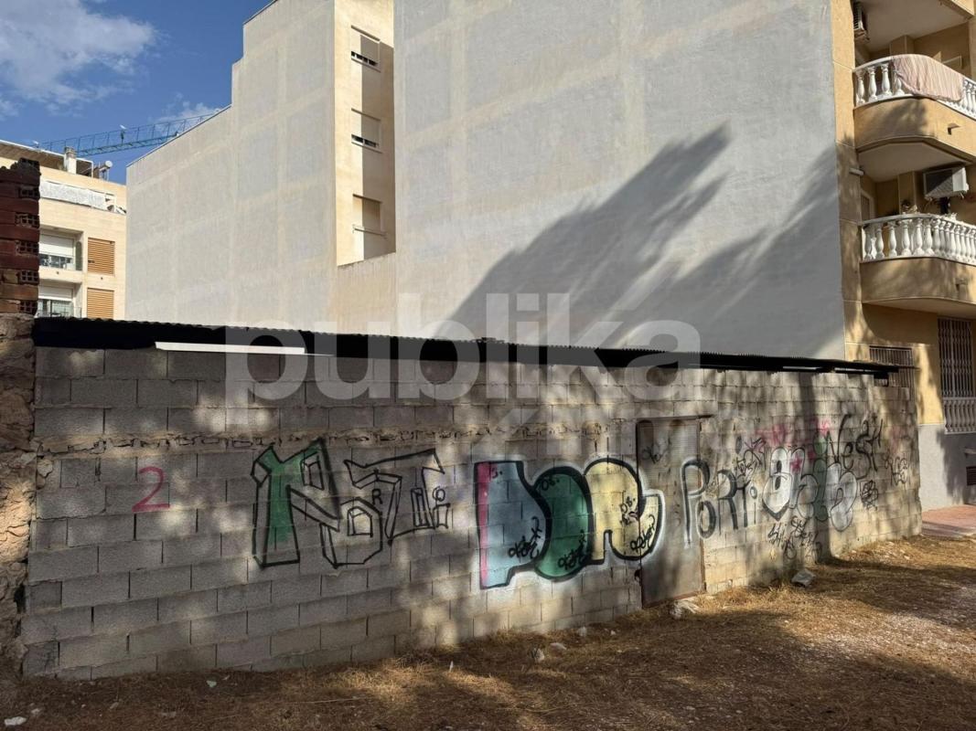 Land for sale in Guardamar del Segura, Alicante photo 2