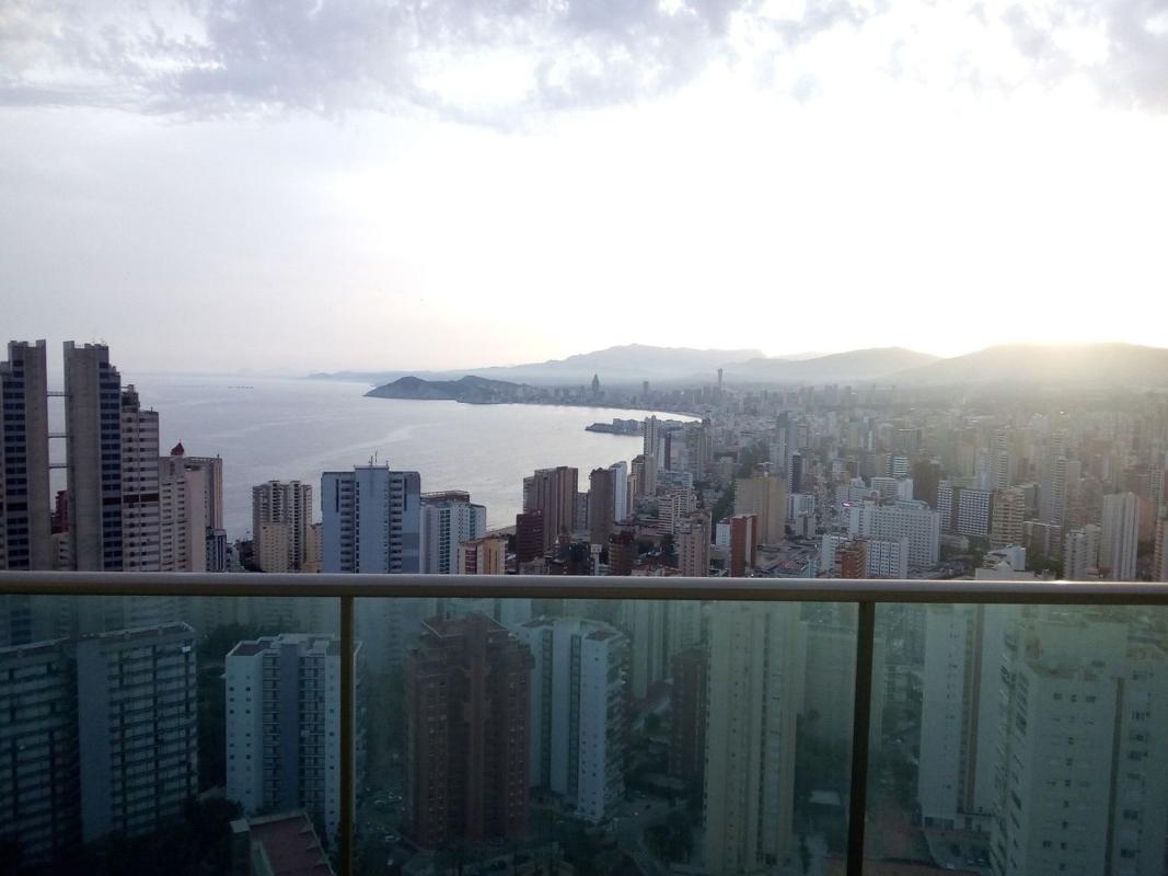 Продажа квартиры на Piso en Calle de Viena, Zona Sierra Helada, Benidorm, Бенидорм
photo 1