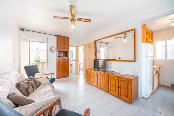 Venta de piso en Piso en Aguas Nuevas, Torrevieja, Torrevieja
 photo 2