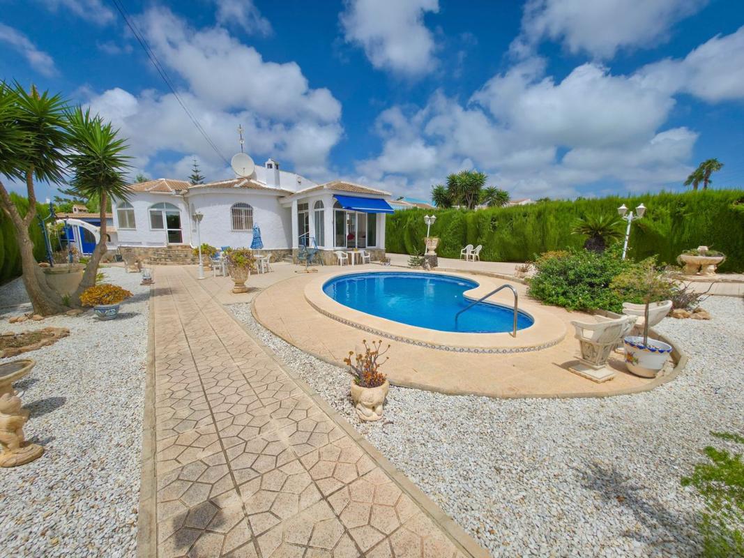 Properties for sale and rent in Spain photo 2