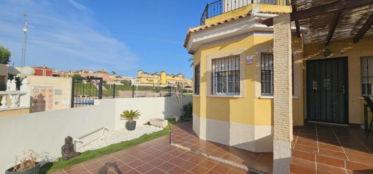 Venta de chalet adosado en Chalet adosado en Calle Portugal s/n, Algorfa , Algorfa photo 5