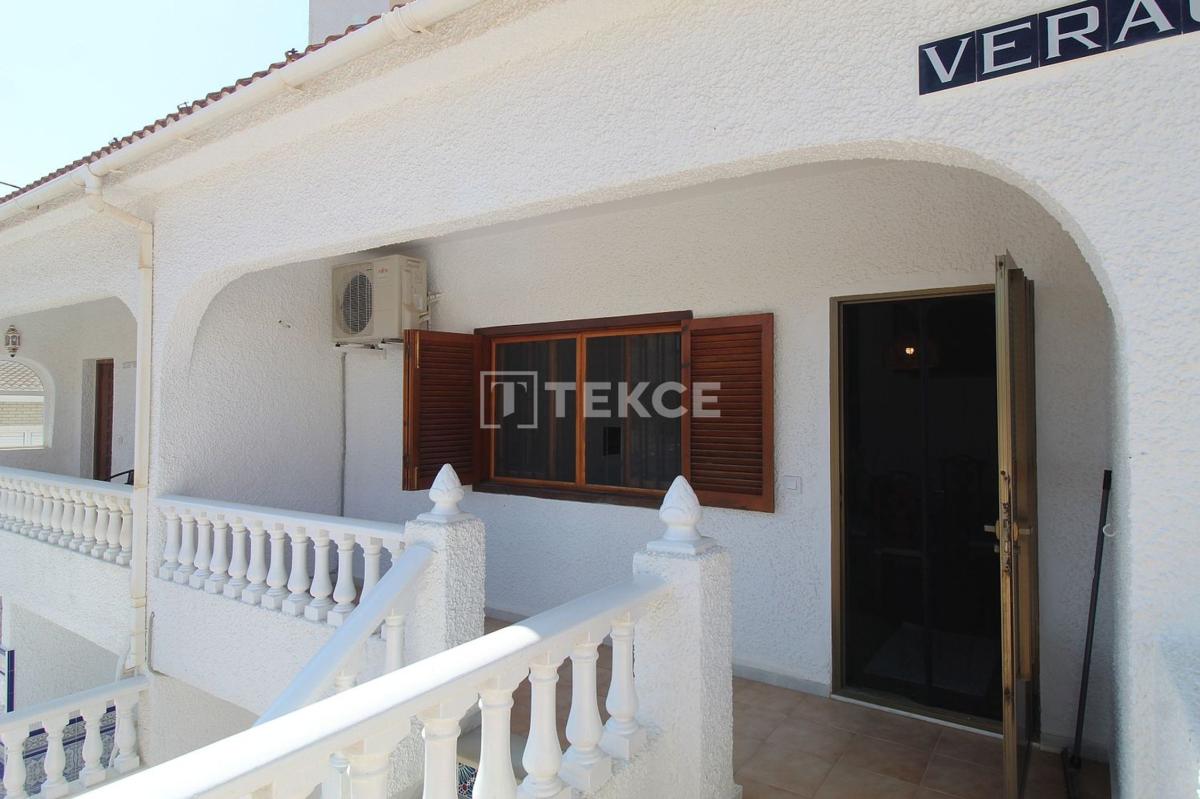 Sale of townhouse in Chalet adosado en Avenida Suiza, Los Europeos, Torrevieja , Torrevieja photo 1
