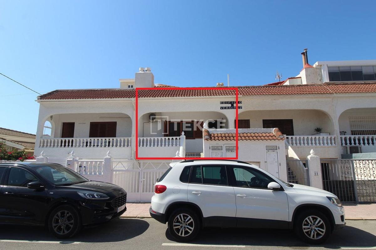 Sale of townhouse in Chalet adosado en Avenida Suiza, Los Europeos, Torrevieja , Torrevieja photo 3