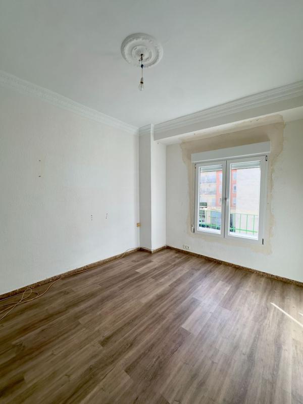Sale of apartment in Piso en Barri Eixample, Alcoy / Alcoi, Alcoy
photo 2