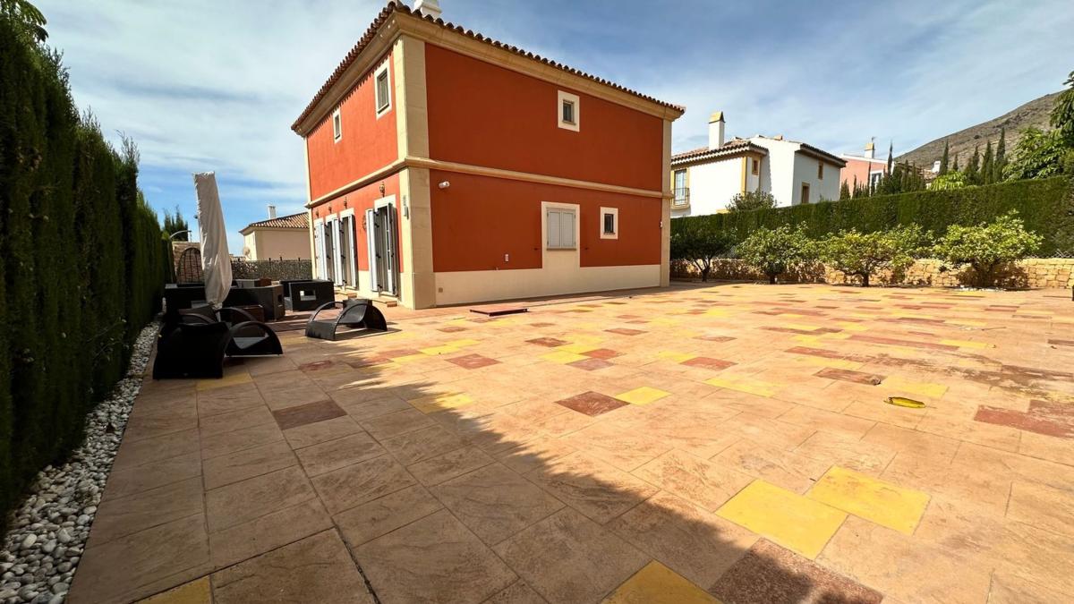 Propiedades en venta y alquiler en España photo 3
