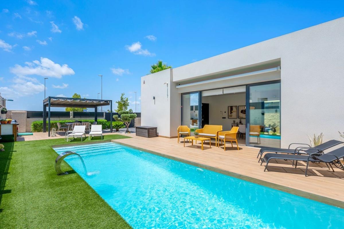 Properties for sale and rent in Spain photo 1