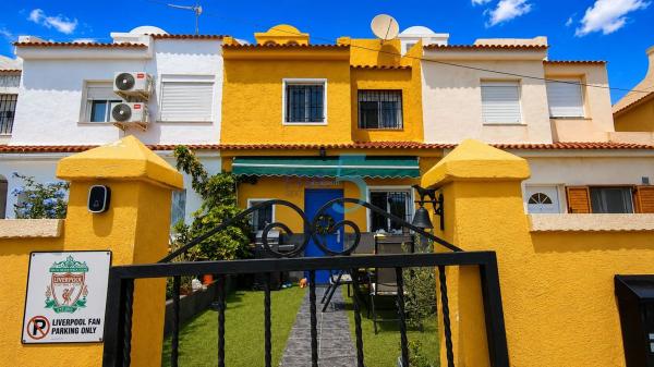 Chalet independiente en venta en Casa o chalet en La Siesta - El Salado - Torreta, Torrevieja, Torrevieja
 photo 3