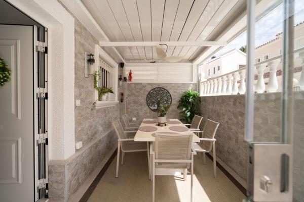 Chalet pareado en Calle Marconi, Zona los Frutales, Torrevieja photo 3