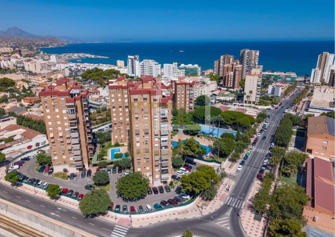 Venta de piso en Piso en Avenida Ausiàs March, Campello Playa, El Campello, El Campello
photo 2
