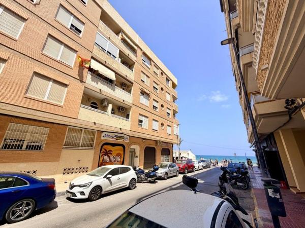 Sprzedaż mieszkania w Piso en Calle Miguel de Unamuno, Guardamar Playa, Guardamar del Segura, Guardamar del Segura
photo 1
