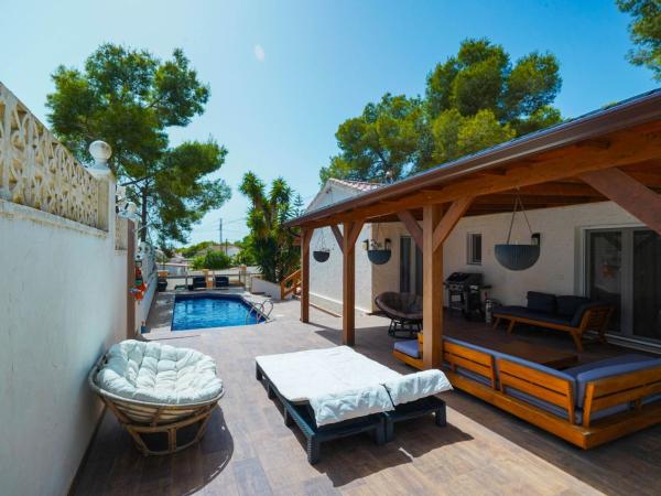 Independent chalet for sale in Casa o chalet en Calle Albaricoquero, Pinar de Campoverde, Pilar de la Horadada, Pilar de la Horadada
thumbnail 2