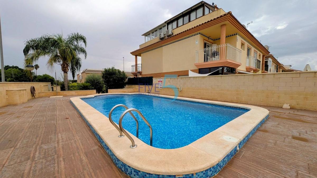 Продажа отдельного шале в Casa o chalet en Daya Nueva, Дая Нueva photo 1