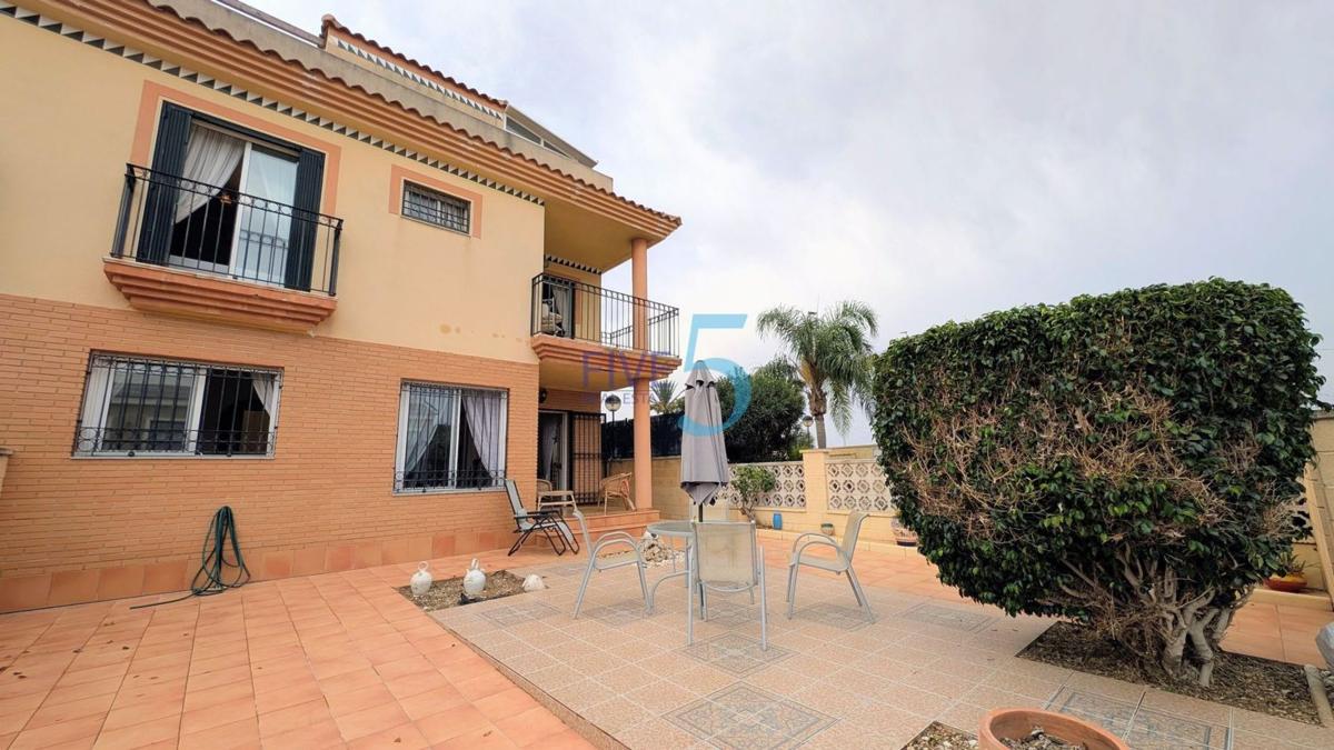 Продажа отдельного шале в Casa o chalet en Daya Nueva, Дая Нueva photo 5