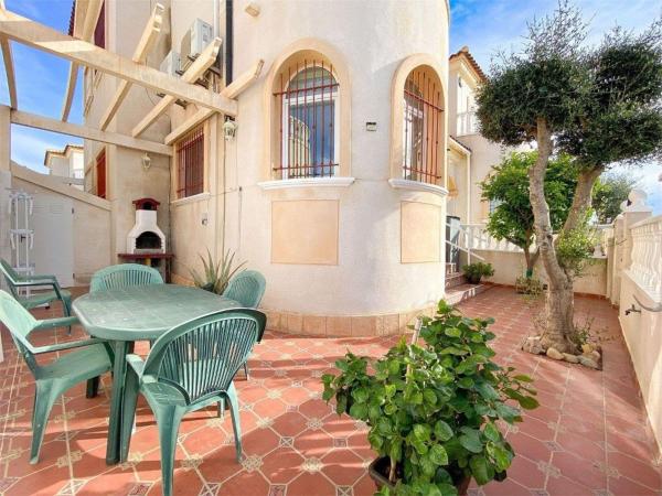 Chalet pareado en Calle Maria San Gil Noain, 40, Parque Acuático - Sector 25, Torrevieja photo 3