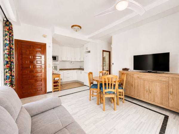 Venta de piso en Piso en Antonio Gil-mata, Gaspar Perrelló, Torrevieja, Torrevieja
 photo 1