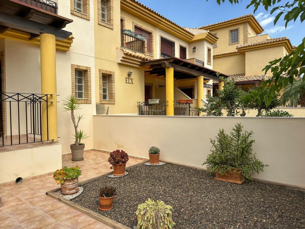 Sprzedaż szeregowego domku w  Chalet adosado en Calle Pegaso, Zona Pueblo, Pilar de la Horadada , Pilar de la Horadada photo 2