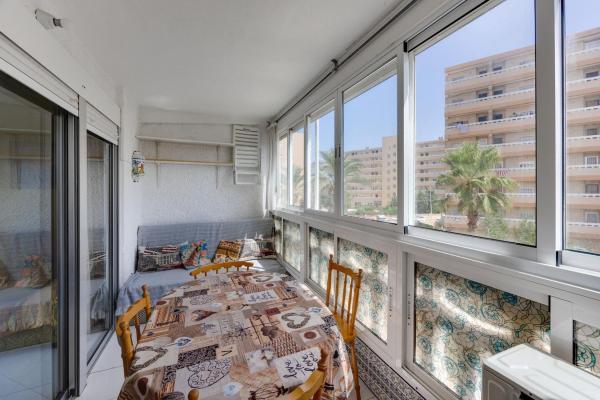 Venta de piso en Piso en Avenida Suecos, 26, Los Europeos, Torrevieja, Torrevieja
photo 1