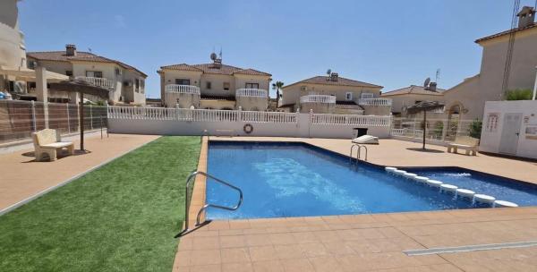 Casa o chalet independiente en Parque Acuático - Sector 25, Torrevieja photo 1