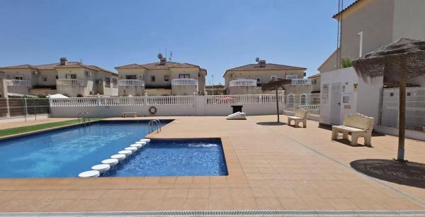 Casa o chalet independiente en Parque Acuático - Sector 25, Torrevieja photo 2