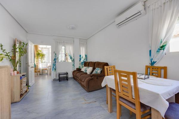 Casa o chalet independiente en Calle Pablo Mercader Torregrosa, 4, Parque Acuático - Sector 25, Torrevieja photo 1
