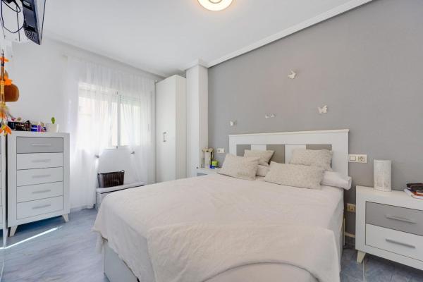 Casa o chalet independiente en Calle Pablo Mercader Torregrosa, 4, Parque Acuático - Sector 25, Torrevieja photo 4