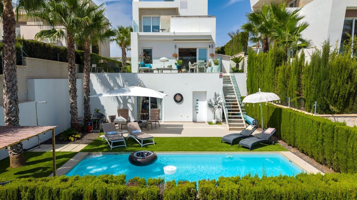 Properties for sale and rent in Spain photo 2