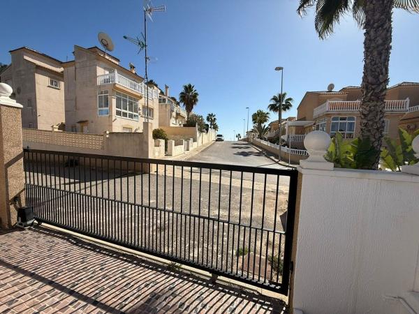 Casa o chalet independiente en Calle Cuba, Las Filipinas, Orihuela photo 4