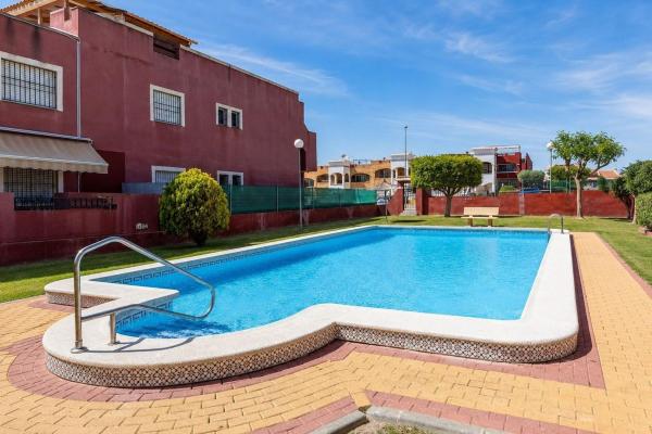 Casa o chalet independiente en Calle Laguna de Gallocanta, Zona Lago - Los Almendros, Orihuela photo 3