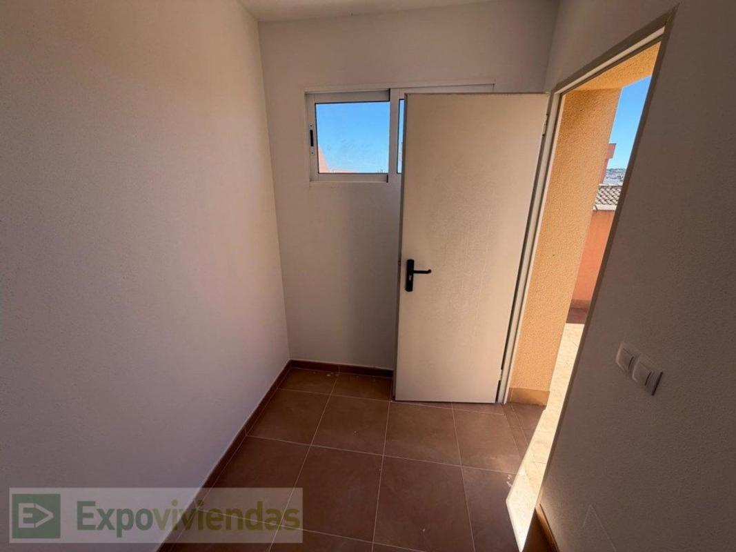 Продажа квартиры на Piso en Avenida Principes de Asturias, Daya Vieja, Дая Вьеха
photo 5