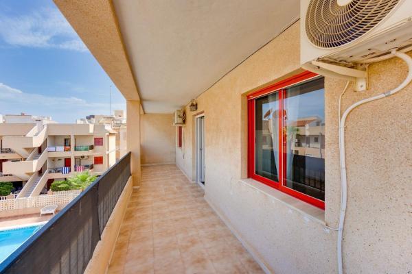 Ático en venta en Ático en Avenida de Francia, 42, Los Europeos, Torrevieja, Torrevieja thumbnail 2