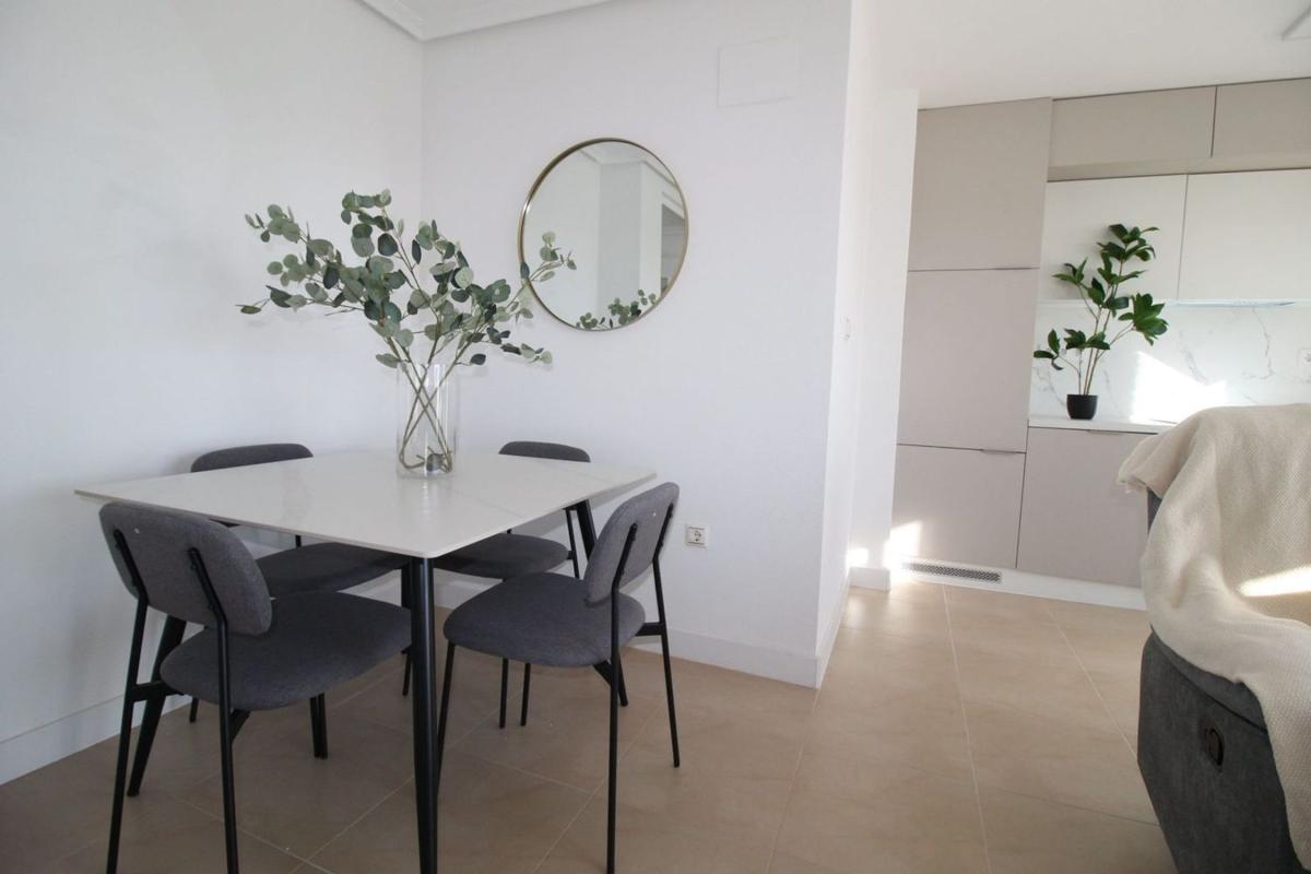 Продажа квартиры на Piso en Calle Campoamor, 12, Puerto Deportivo, Torrevieja, Торревьеха
 photo 3